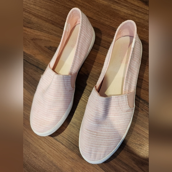 Keds Women's Pink and White Striped Slip-On Shoes - Picture 7 of 10